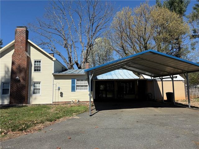 6937 NC Highway 66 S, King, NC 27021