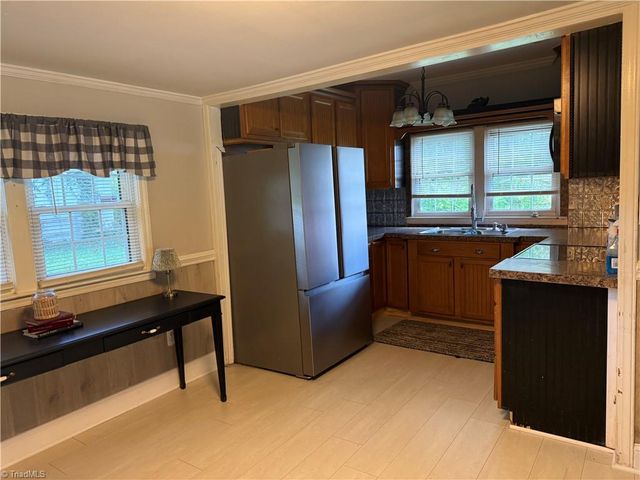 6937 NC Highway 66 S, King, NC 27021