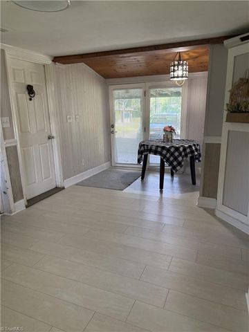6937 NC Highway 66 S, King, NC 27021
