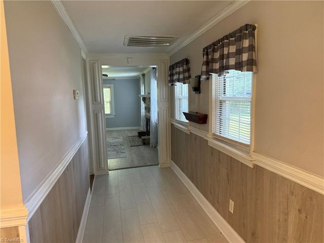 6937 NC Highway 66 S, King, NC 27021