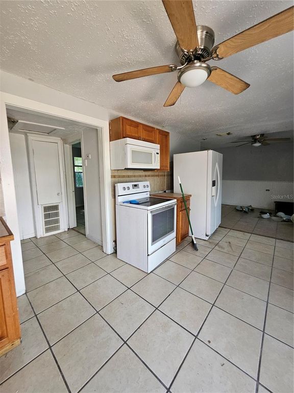 Image 11 of property listing at 7810 BOCA CIEGA DRIVE, St Pete Beach, FL 33706