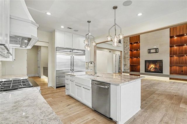 17213 Goddard Street, Overland Park, KS 66221