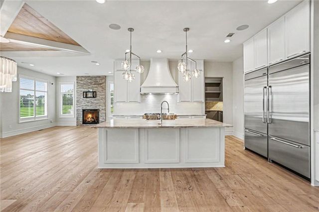 17213 Goddard Street, Overland Park, KS 66221