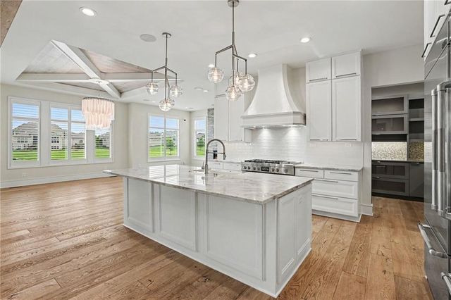 17213 Goddard Street, Overland Park, KS 66221