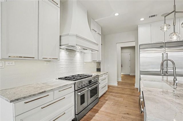 17213 Goddard Street, Overland Park, KS 66221
