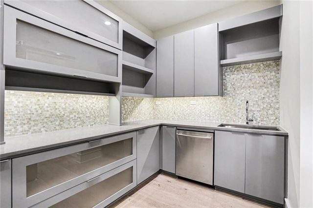 17213 Goddard Street, Overland Park, KS 66221