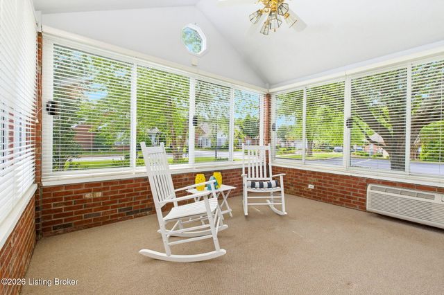 3520 Saint Andrews Village Cir, Louisville, KY 40241