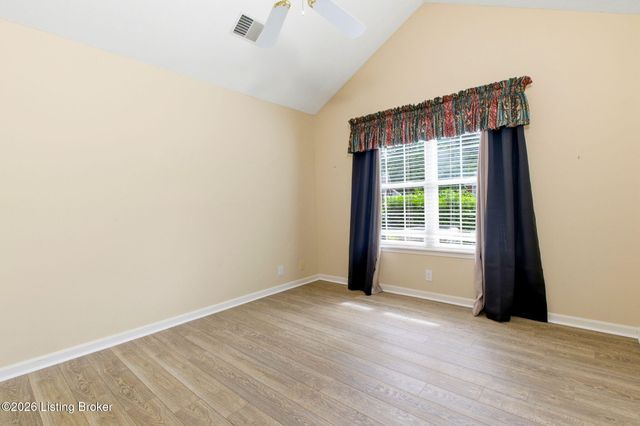 3520 Saint Andrews Village Cir, Louisville, KY 40241