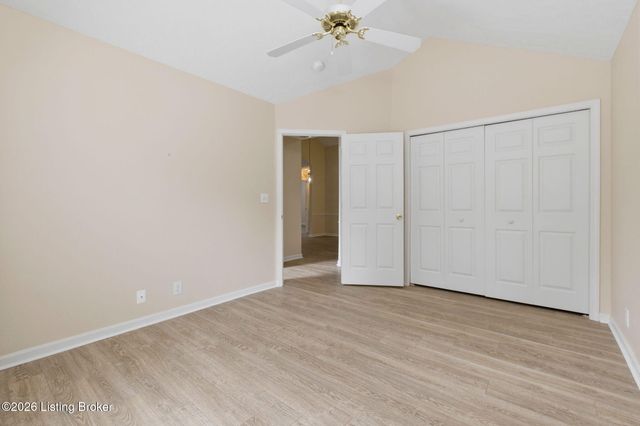 3520 Saint Andrews Village Cir, Louisville, KY 40241