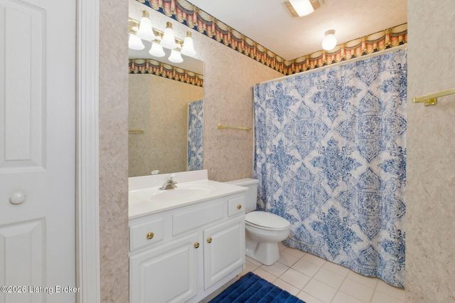 3520 Saint Andrews Village Cir, Louisville, KY 40241