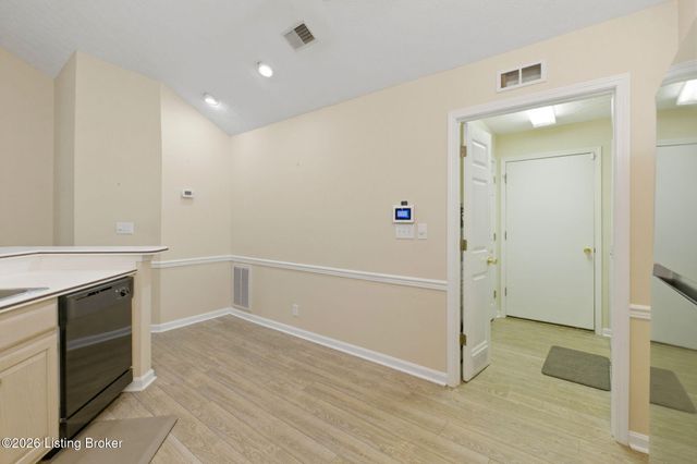 3520 Saint Andrews Village Cir, Louisville, KY 40241