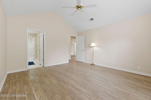 3520 Saint Andrews Village Cir, Louisville, KY 40241