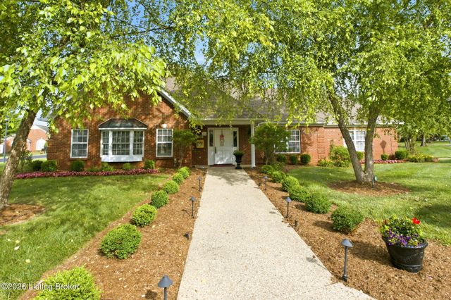 3520 Saint Andrews Village Cir, Louisville, KY 40241