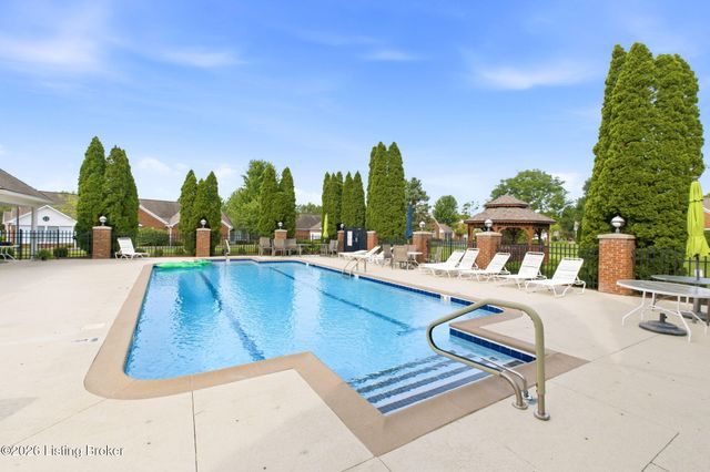 3520 Saint Andrews Village Cir, Louisville, KY 40241