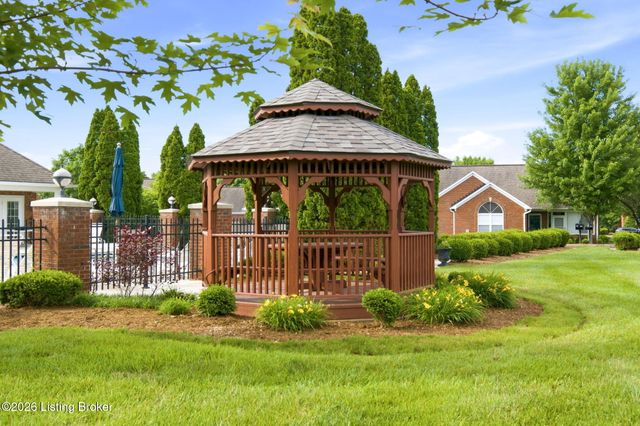 3520 Saint Andrews Village Cir, Louisville, KY 40241