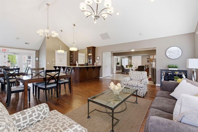 3520 Saint Andrews Village Cir, Louisville, KY 40241