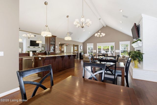 3520 Saint Andrews Village Cir, Louisville, KY 40241