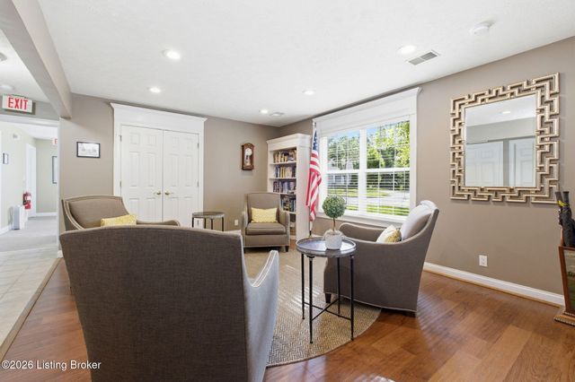 3520 Saint Andrews Village Cir, Louisville, KY 40241
