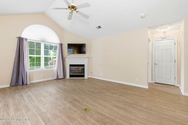 3520 Saint Andrews Village Cir, Louisville, KY 40241