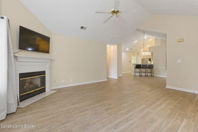 3520 Saint Andrews Village Cir, Louisville, KY 40241