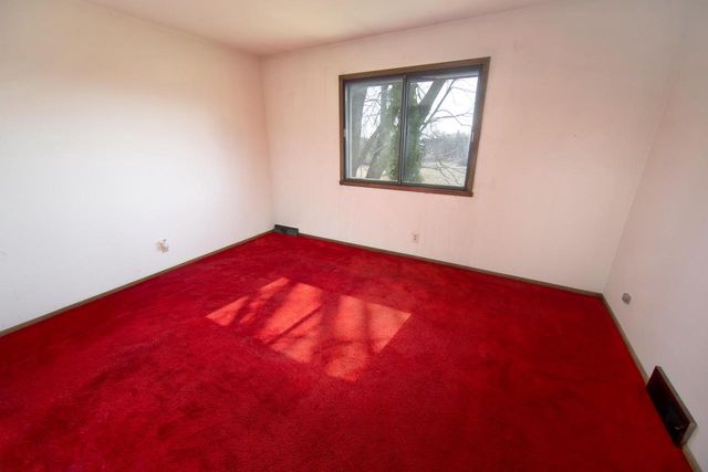 7222 S Delaine DRIVE, Oak Creek, WI 53154