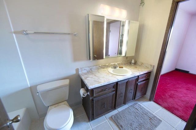 7222 S Delaine DRIVE, Oak Creek, WI 53154