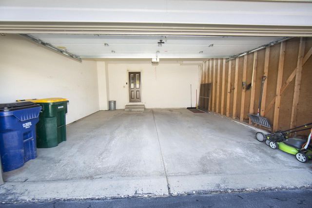 7222 S Delaine DRIVE, Oak Creek, WI 53154