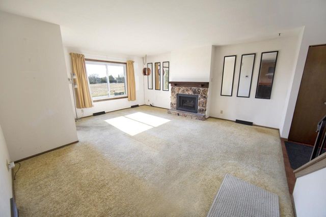 7222 S Delaine DRIVE, Oak Creek, WI 53154