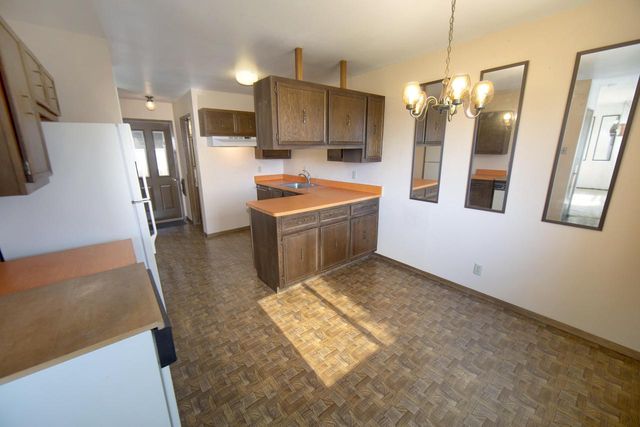 7222 S Delaine DRIVE, Oak Creek, WI 53154