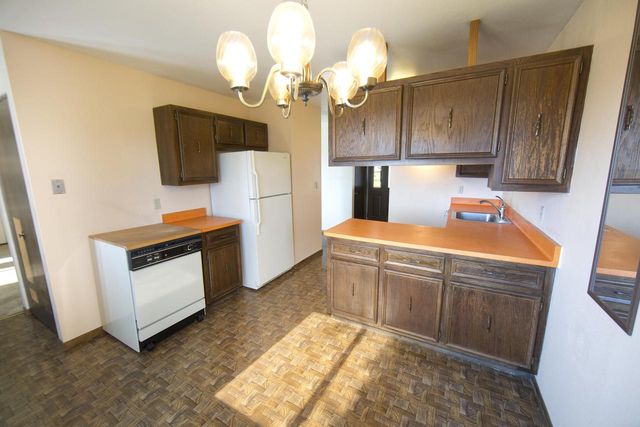 7222 S Delaine DRIVE, Oak Creek, WI 53154