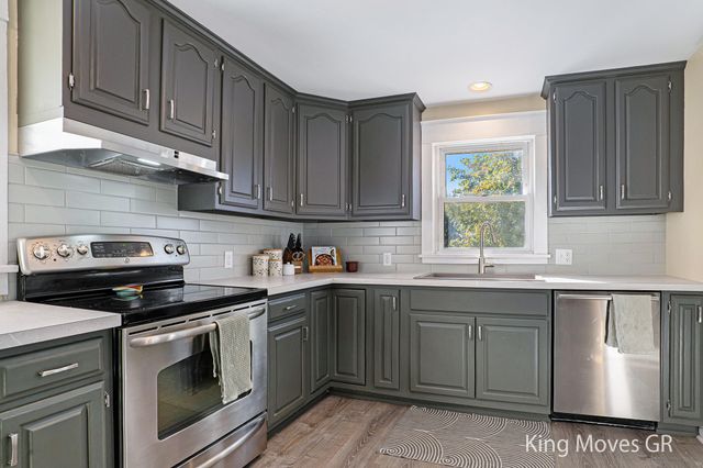 8600 S Keefer Highway, Portland Twp, MI 48875