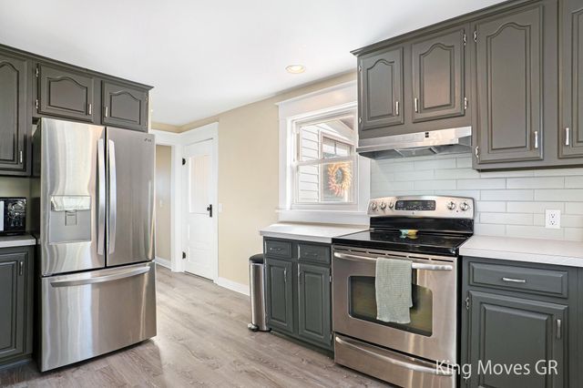 8600 S Keefer Highway, Portland Twp, MI 48875