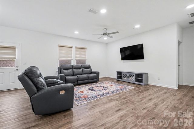 11126 Glasden Road, Charlotte, NC 28278