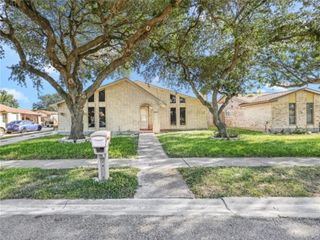 7405 Convair Dr, Corpus Christi, TX 78412