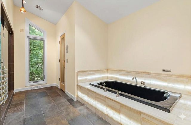 7129 Lakeridge Place, Texas Twp, MI 49009