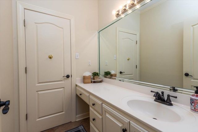 9330 GROVEWAY CV, Germantown, TN 38139