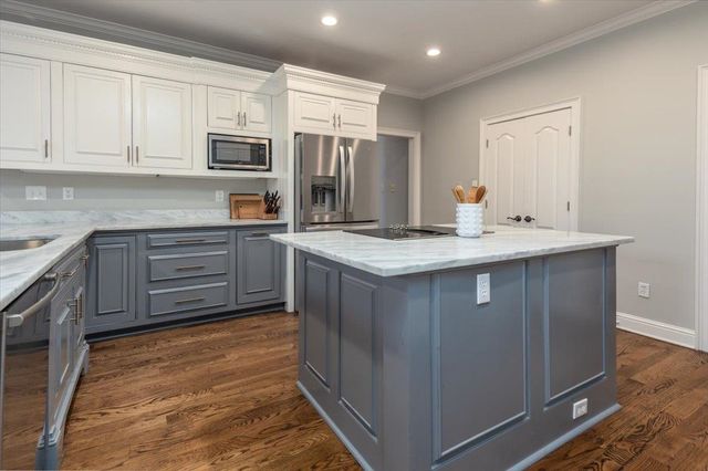9330 GROVEWAY CV, Germantown, TN 38139