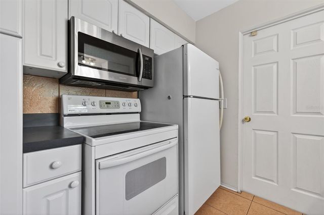 11234 68TH AVENUE N, Seminole, FL 33772