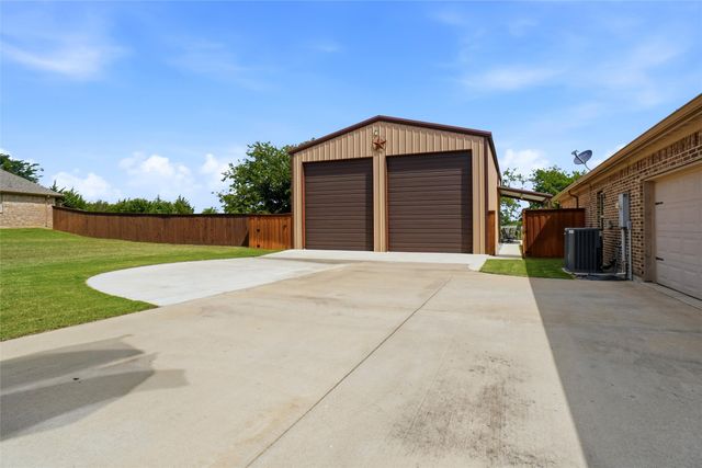 107 High Country Road, Decatur, TX 76234