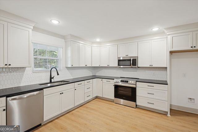 397 Pine Ridge Drive, Ellabell, GA 31308