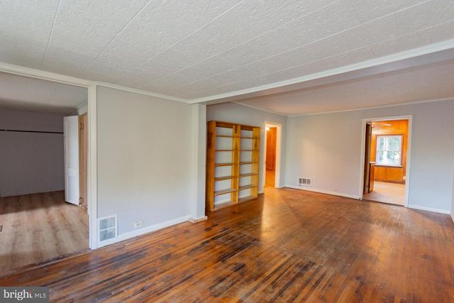 628 BROWNVILLE LN, Charles Town, WV 25414