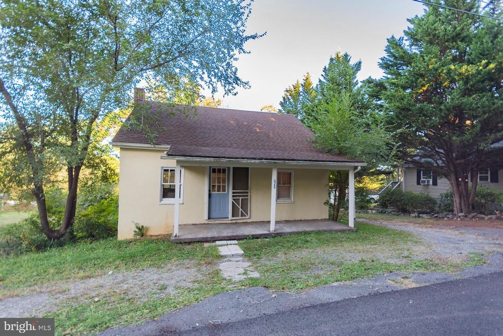 628 BROWNVILLE LN, Charles Town, WV 25414