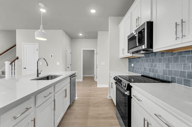 2074 Lavender Bloom Road, Ravenel, SC 29470