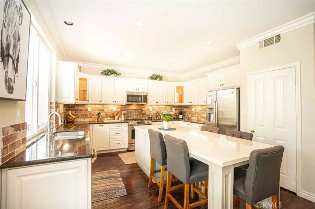 11 Kirkland, Irvine, CA 92602