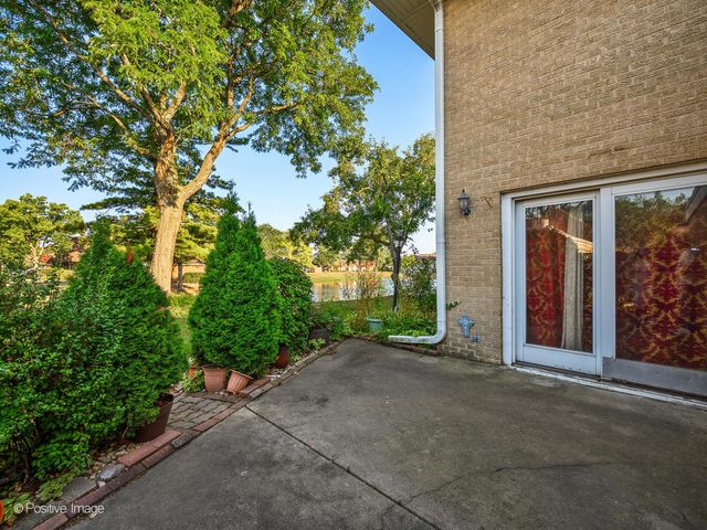 1322 S New Wilke Road 1C, Arlington Heights, IL 60005