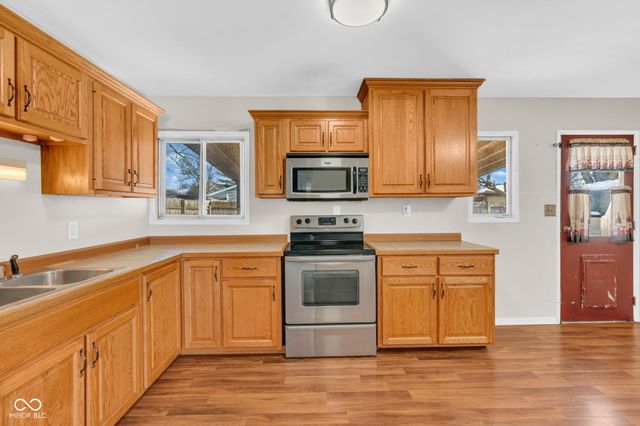 705 Hanover Drive, Whiteland, IN 46184