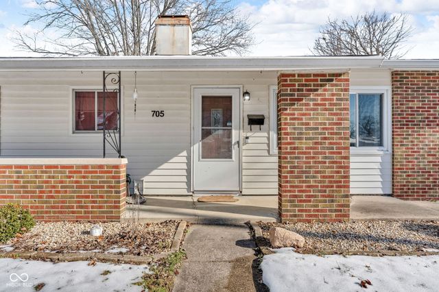 705 Hanover Drive, Whiteland, IN 46184