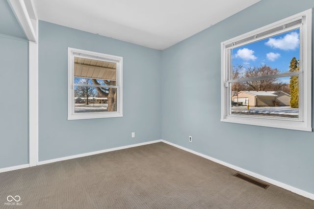 705 Hanover Drive, Whiteland, IN 46184