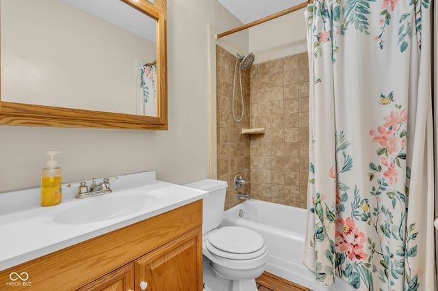 705 Hanover Drive, Whiteland, IN 46184