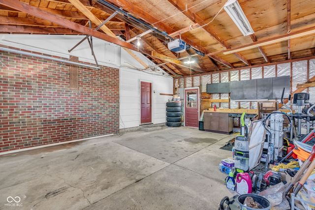 705 Hanover Drive, Whiteland, IN 46184